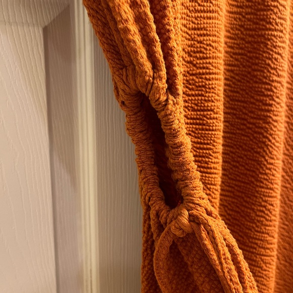 And Now This brand from Macy’s, cut-out, bodycon dress. 1X, rust color - Picture 12 of 13